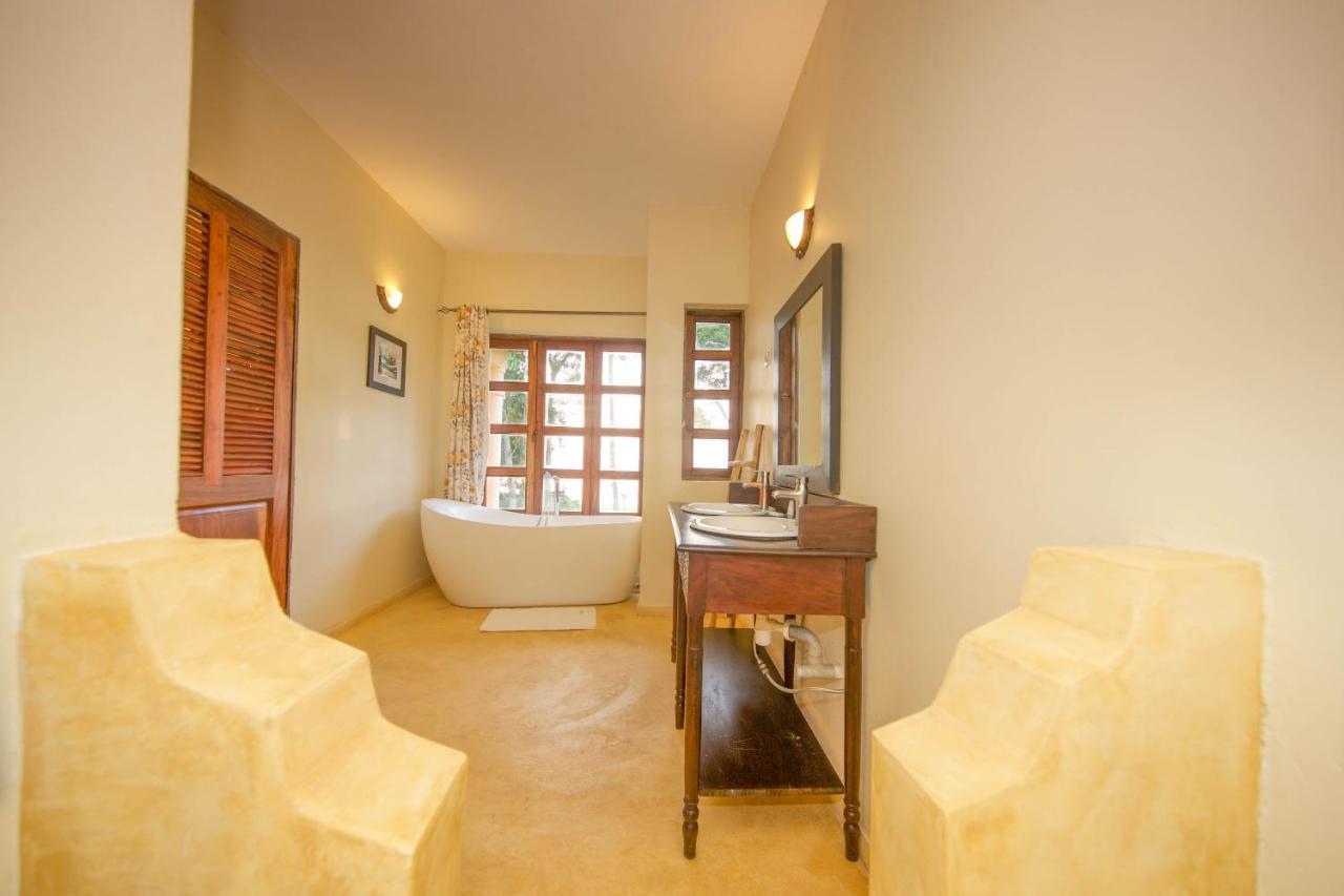 Brovad Sands Lodge Kalangala Dış mekan fotoğraf